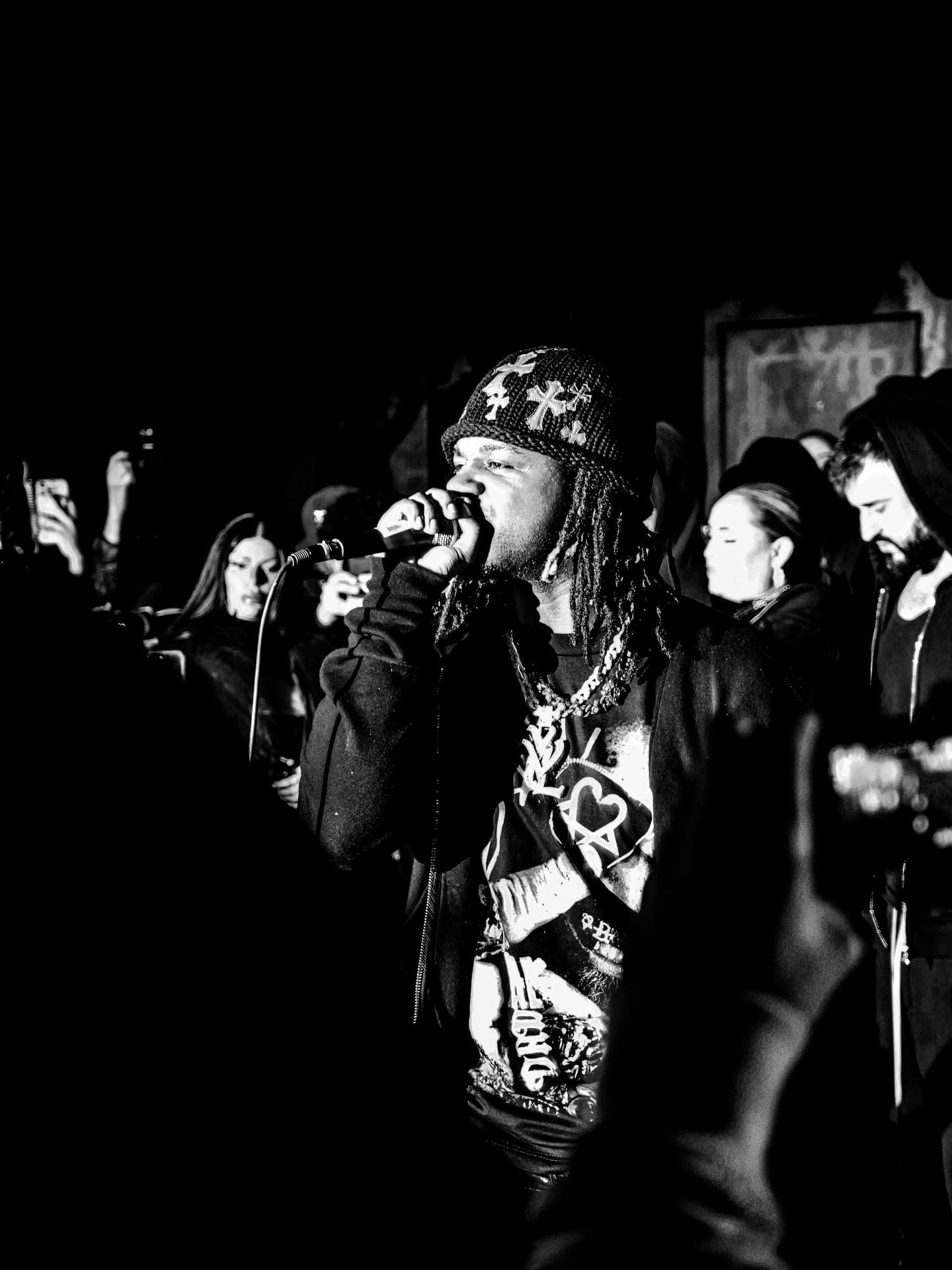 KEN CARSON CLUB PERFORMANCE🖤💜 HOSTED BY @traprav3 & @myplotsapp ❗️POURED MY LIFE INTO THESE SORRY 4 DA WAIT�