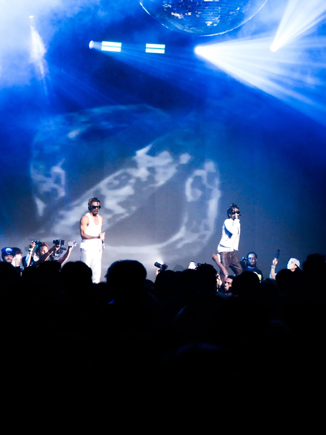 Photos of @tezzus @p3ezy @yungfazo @southsidesilhouette at Tezzus show in Los Angeles Thank you @avantegardian