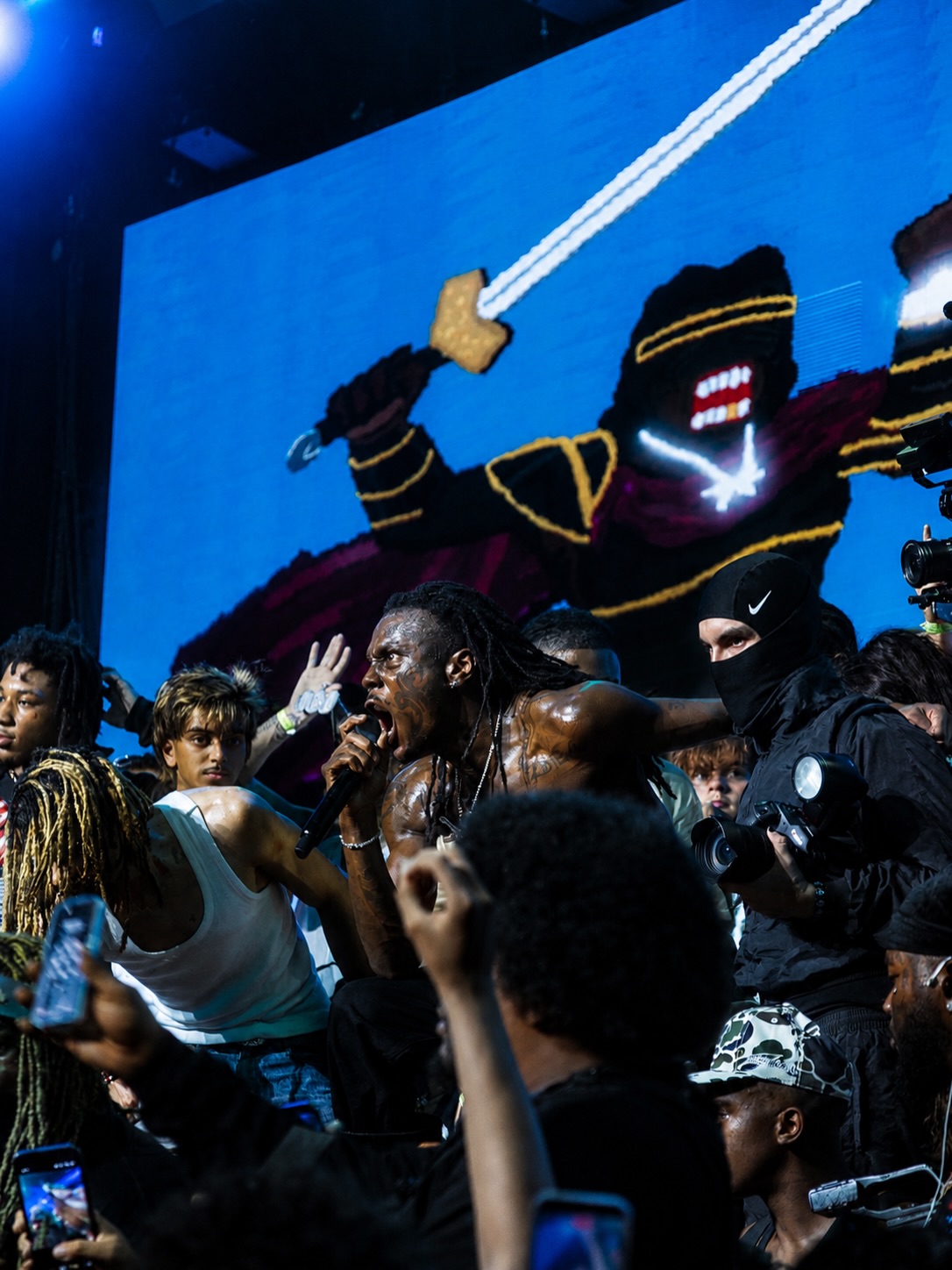 @p3ezy and @tezzus in LA with ØWAY special guests like Skaiwater, Jaden Smith, Che, Bleood, Feng. The Mayan, L